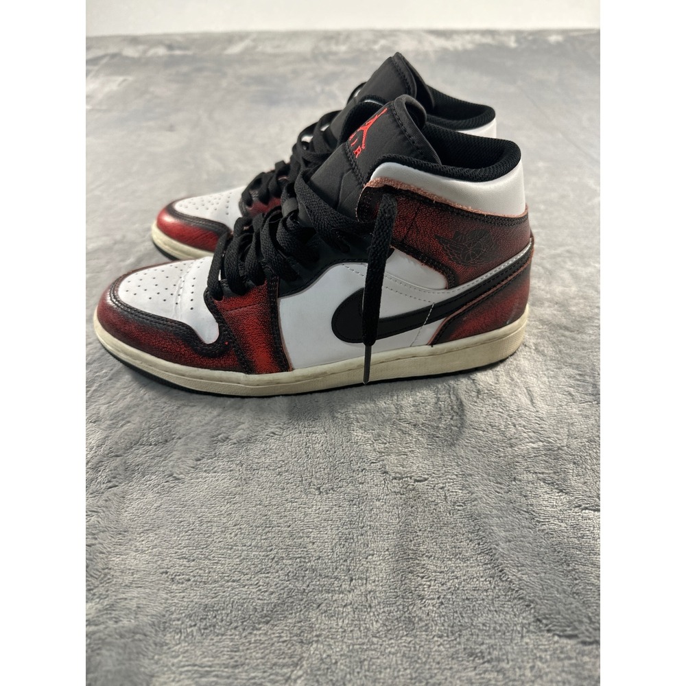 Nike Air Jordan 1 Mid Wear-Away Chicago Black Red DV9565-006 Mens 7.5 - Picture 3 of 7